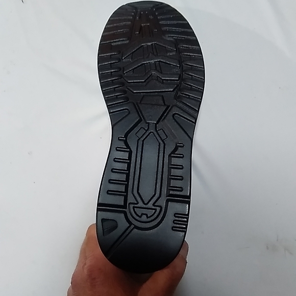 Women's size 7 Shoes - Picture 4 of 4